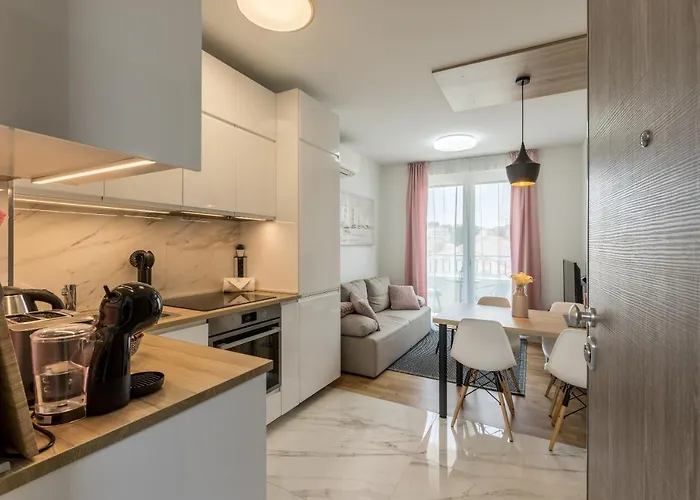 B Διαμέρισμα Σπλιτ