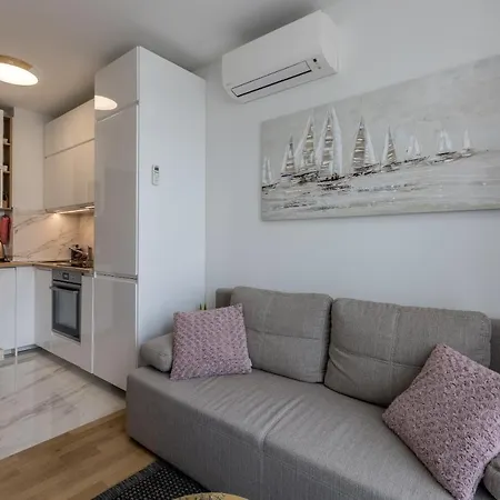 Studio B Apartment *