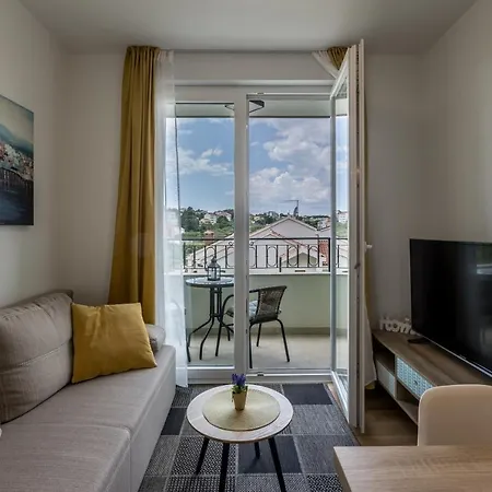 Apartment B Split